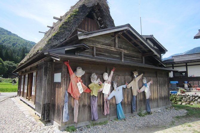 [Day trip bus tour from Kanazawa Station] Weekend only! World Heritage Shirakawago Day Bus Tour - Lunch in a traditional Japanese setting