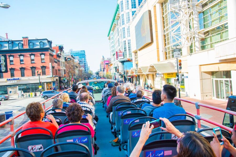 DC: Hop-on Hop-off, Arlington Walking Tour, and Night Tour - The 6:30 p.m. panoramic night tour