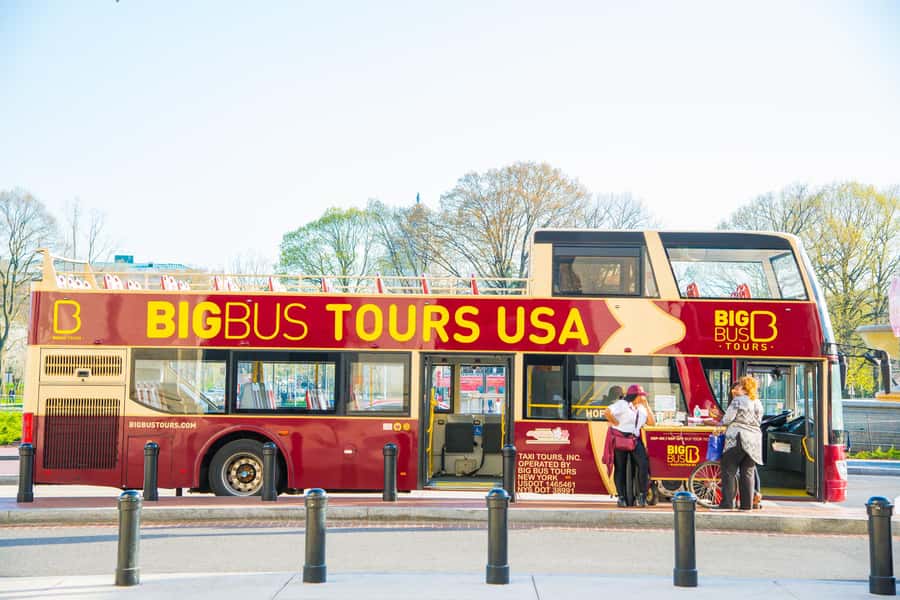 DC: Hop-On Hop-Off with 17 Stops plus Arlington Walking Tour - Timing, traffic, and the art of hopping off