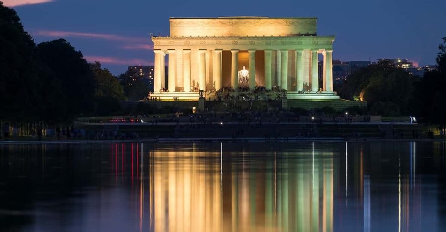 DC: Open-top Monuments and Memorials Sightseeing Night Tour - Why a Night Bus Works So Well in Washington
