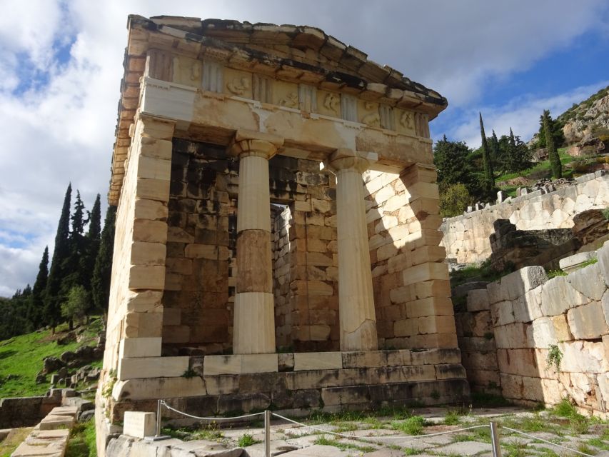 Delphi and Meteora: 2-Day Bus Tour from Athens - Key points at a glance