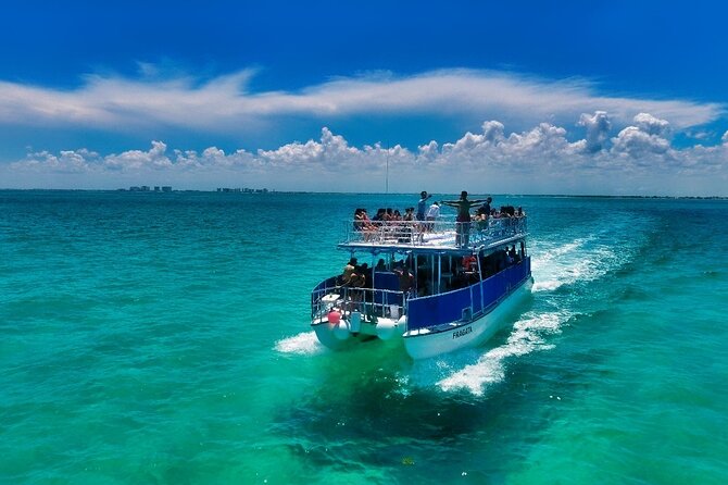 Discovering Isla Mujeres on a Double Decker Catamaran - Isla Mujeres and the choice between town and Playa Norte