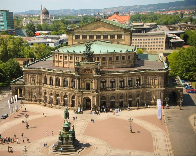 Dresden: 1.5-Hour Comedy Bus Tour in German - Starting at Wilsdruffer Straße