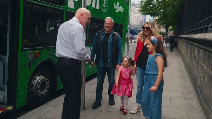 Dublin: Cruise Excursion Hop-On Hop-Off Tour & Rail Ticket - From Dun Laoghaire harbor to central Dublin