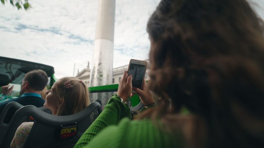 Dublin: Cruise Excursion Hop-On Hop-Off Tour & Rail Ticket - Jameson, the Four Courts, and the river route