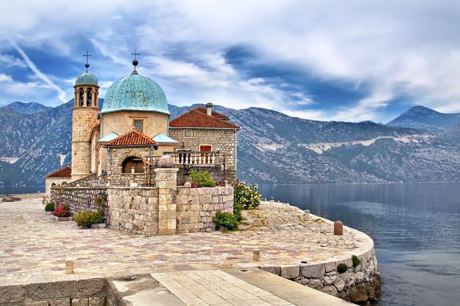 Dubrovnik: Montenegro Day Trip by Bus and Boat - Who should book this Montenegro excursion?