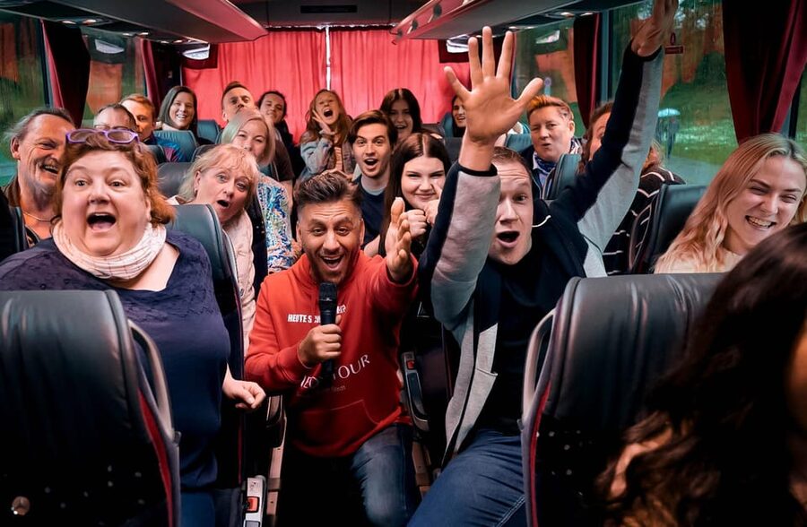 Düsseldorf: 1.5-Hour Comedy Bus Tour - What the Düsseldorf Comedy Bus Tour is trying to do