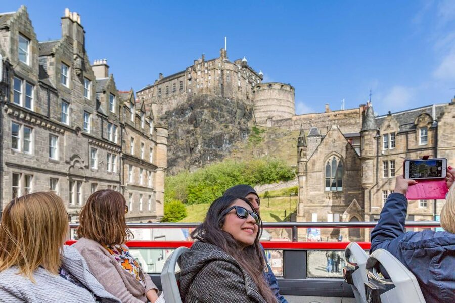 Edinburgh: Hop-On Hop-Off Bus Pass with 3 City Tours - Why the 48-hour ticket can be the better value