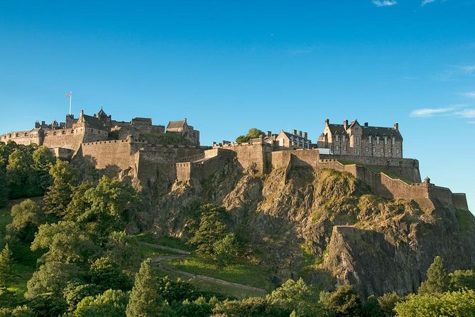 Edinburgh Rail Trip from London with Castle entry and Hop-on Hop-off bus - What this London to Edinburgh day trip really offers