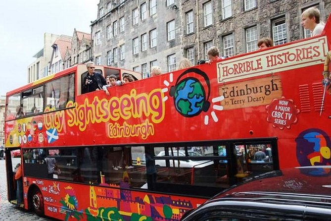 Edinburgh Rail Trip from London with Castle entry and Hop-on Hop-off bus - Princes Street and its gardens