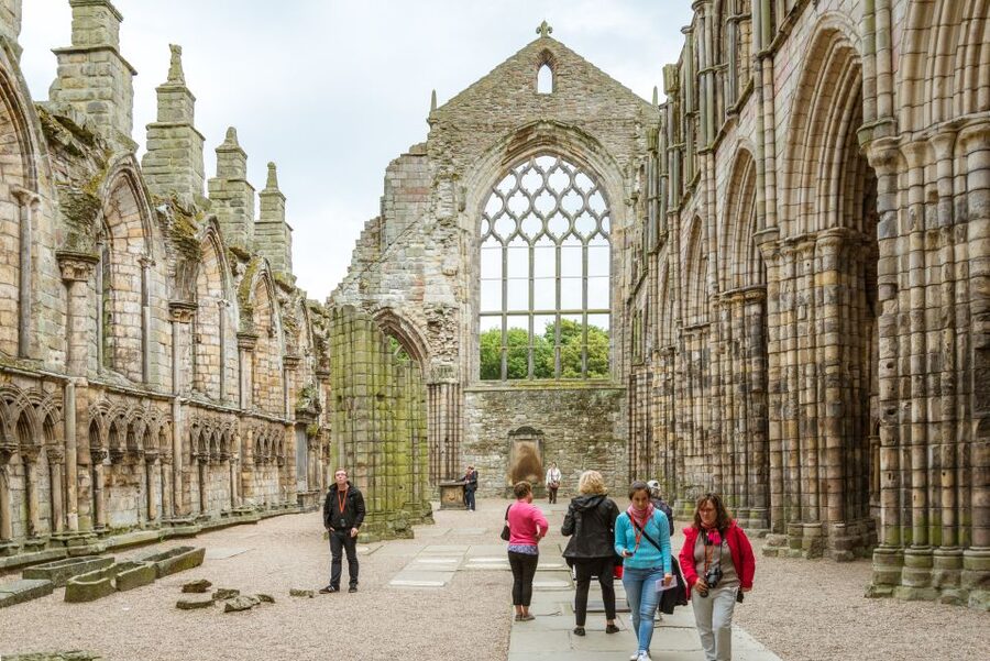Edinburgh: Royal Attractions with Hop-On Hop-Off Bus Tours - Royal Yacht Britannia and the ride to Newhaven