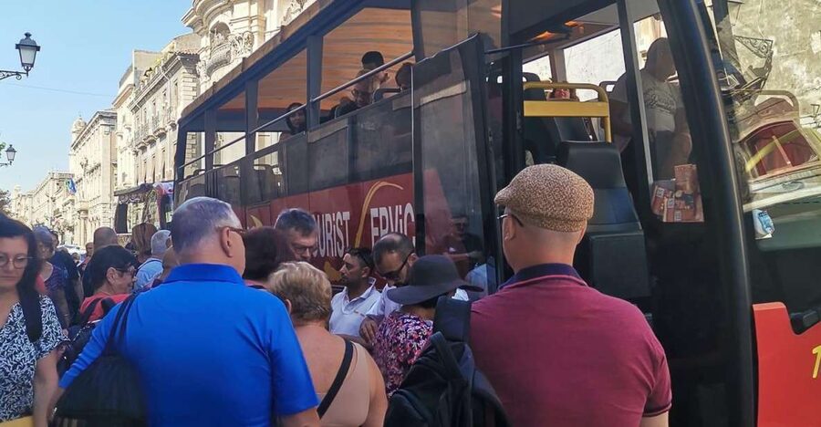 Etna by Panoramic Bus, Audioguide 9 languages, from Catania - Nicolosi in 10 minutes