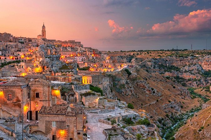 FAST TO MATERA: Guided Tour with bus, from Bari - Timing, heat, and the best season