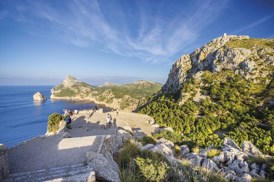 Formentor: Xperience Bus and Boat Tour from the North - Ninety minutes at Formentor Beach