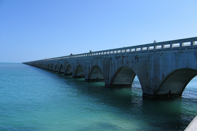 Fort Lauderdale/Hollywood: Key West Full-Day Tour in Luxury Coach Bus - Key Largo after roughly 90 minutes
