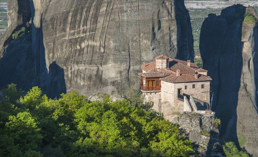 From Athens: Meteora Full-Day Trip with Guide on Luxury Bus - Kastraki Lunch And A Taste Of The Day