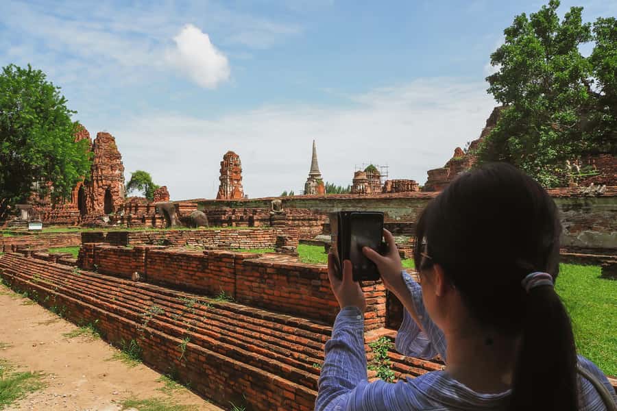 From Bangkok: Ayutthaya Day Tour by Bus with River Cruise - What the guides add to the day
