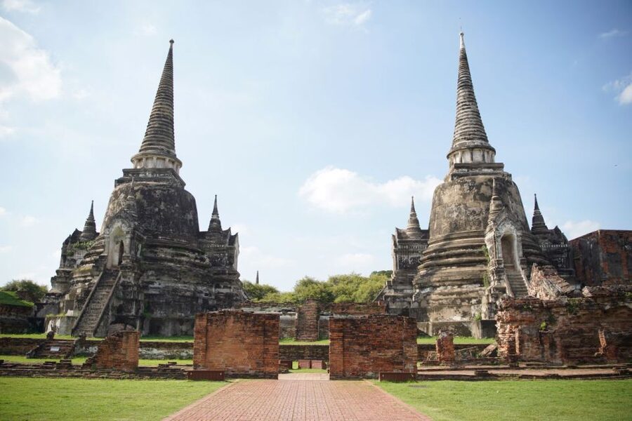 From Bangkok: Ayutthaya Historical Day Tour by Bus - Lunch and street food in Ayutthaya