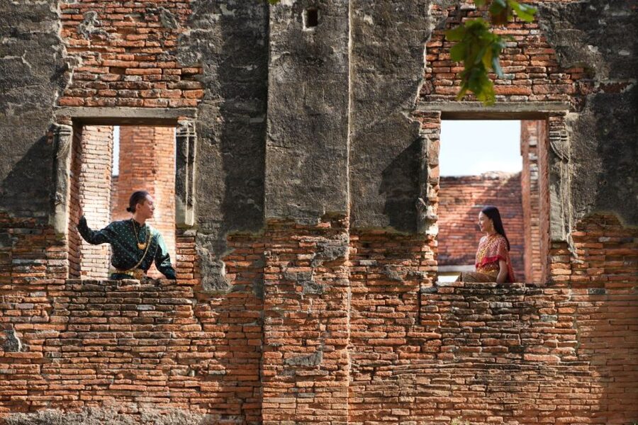 From Bangkok: Ayutthaya Historical Day Tour by Bus - What the guide adds to the day