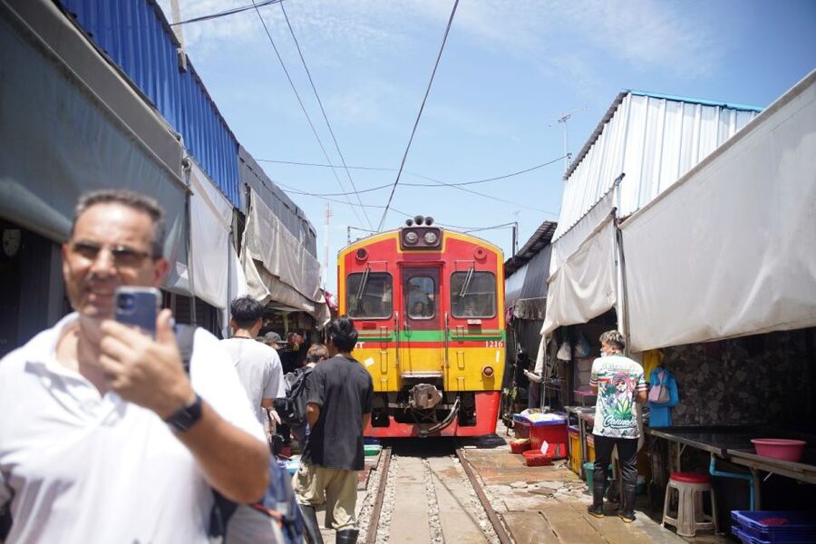From Bangkok : Meklong Railway Market By Bus - What the $48 price includes