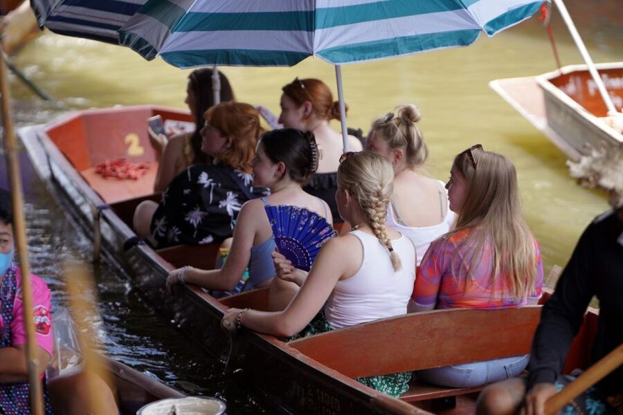 From Bangkok : Meklong Railway Market By Bus - Who should book this market trip