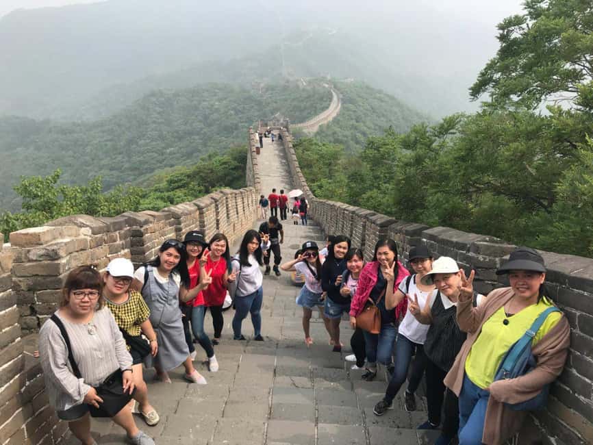 From Beijing: Mutianyu Great Wall and Summer Palace Bus Tour - Choosing between the east and west lines