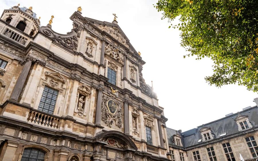 From Brussels: Day Trip to Antwerp and Atomium by Bus - A full day from Brussels, with two very different stops