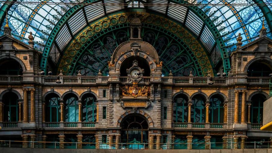 From Brussels: Day Trip to Antwerp and Atomium by Bus - Arriving in Antwerp through Rubens and the old town