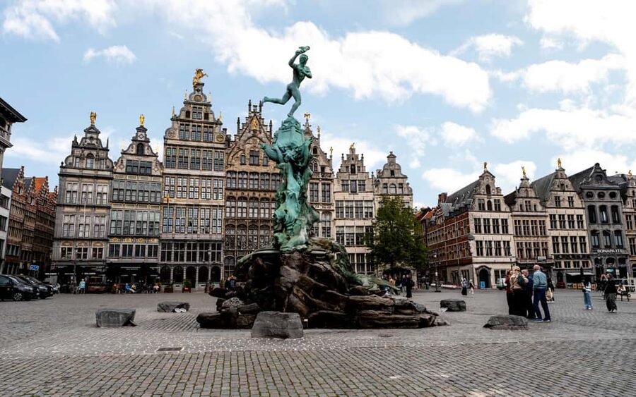 From Brussels: Day Trip to Antwerp and Atomium by Bus - Who will enjoy this Antwerp day trip most