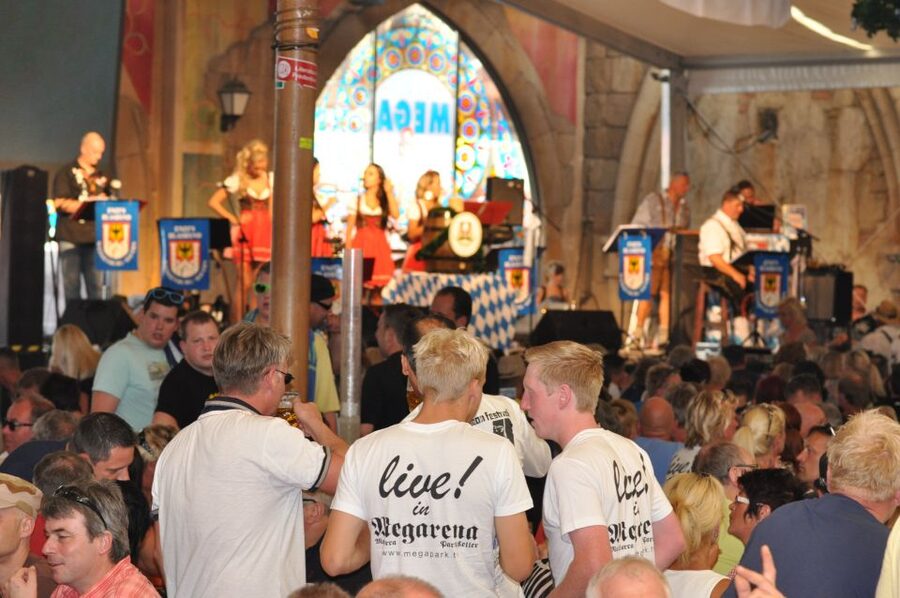 From Can Picafort: Ballermann Night Tour by Bus - Bierstrasse, Ballermann 6, and the main party mile