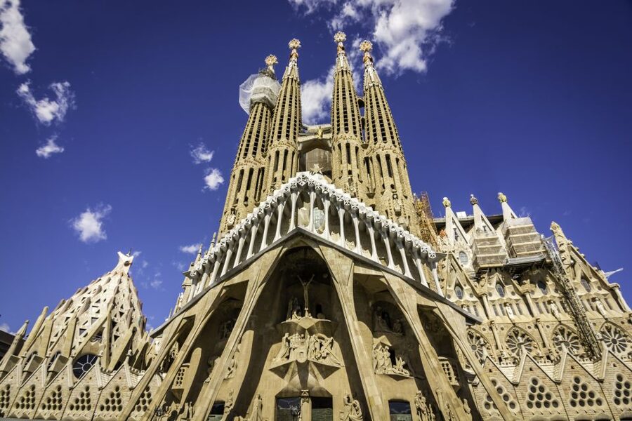 From Costa Brava: Barcelona and Antoni Gaudí's Work Bus Tour - The guide and language options