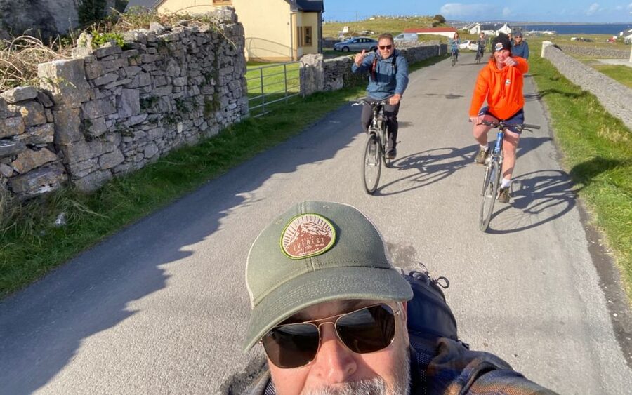 From Doolin: Day Trip to Inisheer with Bike or Bus Tour - Sunken graveyards, castles, and shipwrecks