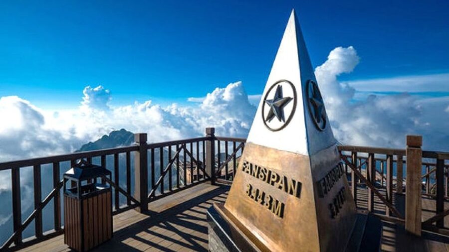 From Hanoi: 2-Day Sapa Limo Bus Tour & Fansipan Peak Visit - Lunch and your first look at Sapa