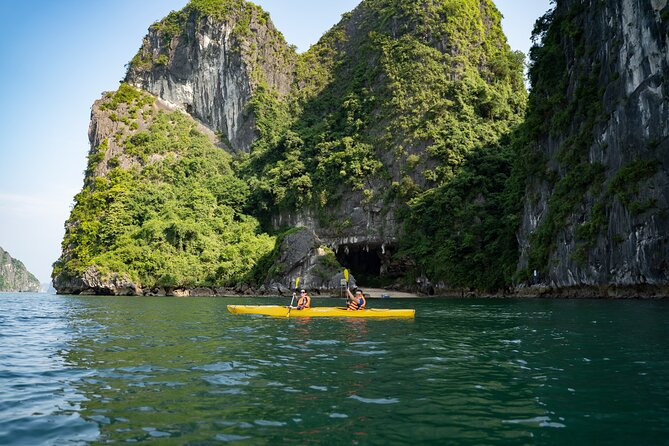 From Hanoi: 2D1N Ha Long Bay Deluxe Cruise with Bus Limousine - The pearl farm and kayaking question