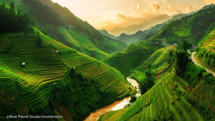 From Hanoi: Sapa 2D1N Homestay overnight by Morning bus - Lunch, orientation, and the road to Y Linh Ho
