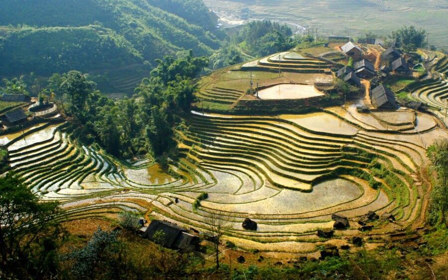 From Hanoi: Sapa 2D1N Hotel overnight by Morning bus - Sapa town: a useful base for the night