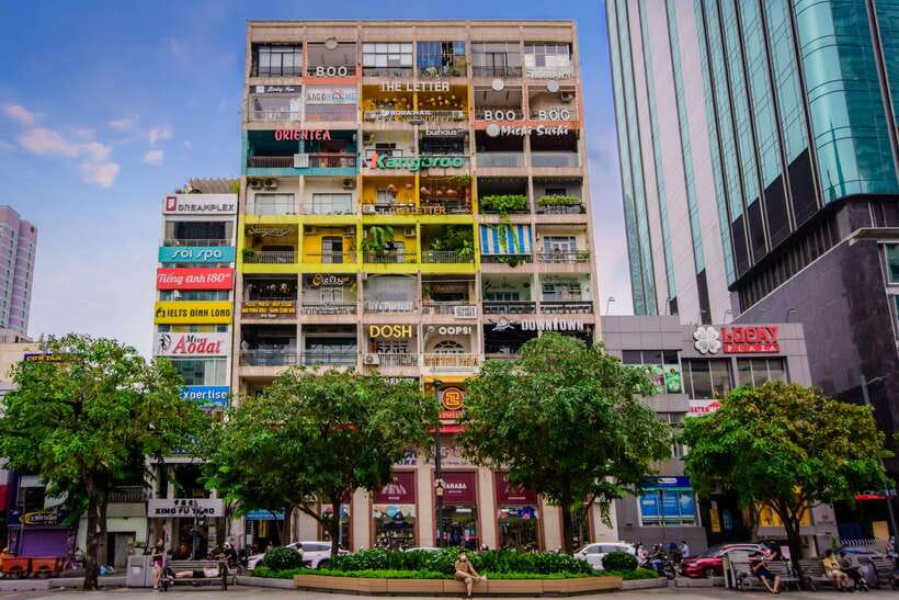From HCM: City Highlights & Chinatown Trips – Water Bus Tour - Lunch with a local restaurant stop