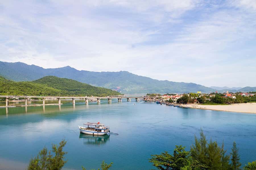 From Hue: Hoi An Guided Bus Tour with 4 Scenic Stops - Is the Hue to Hoi An bus tour worth booking?