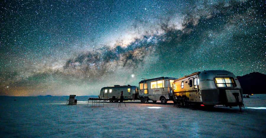 From La Paz: Salar de Uyuni 3-D Tour+Entrance Tickets by Bus - Perspective photos on the salt