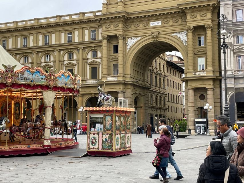 From Livorno: Guided Day Trip to Florence and Pisa by Bus - Piazza della Repubblica and Florence’s one-hour pause