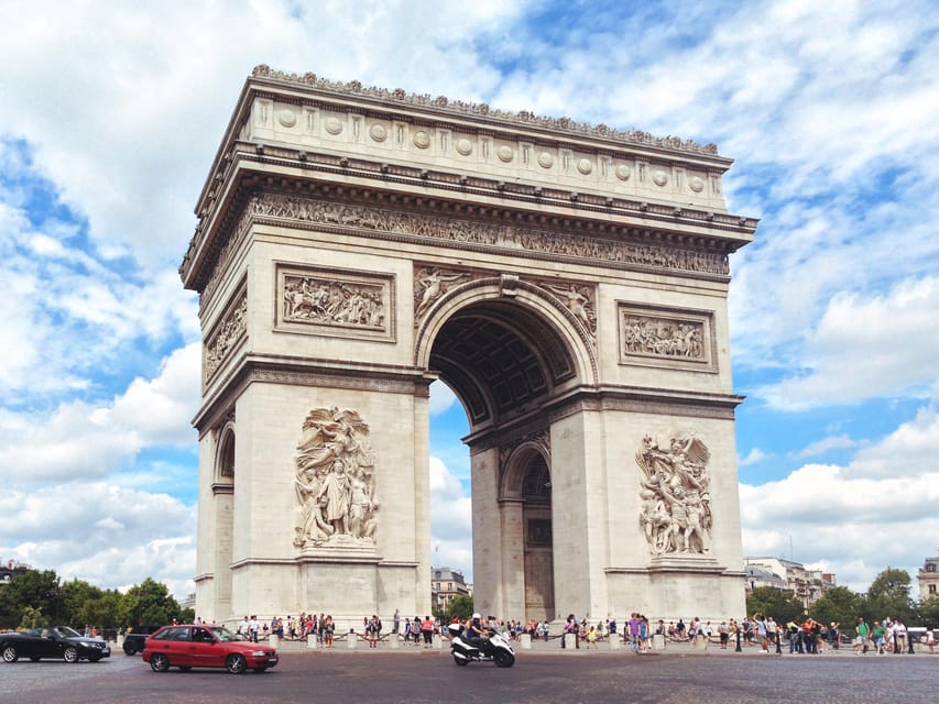 From London: Paris Tour with Sightseeing Bus & Lunch Cruise - A two-hour lunch cruise on the Seine