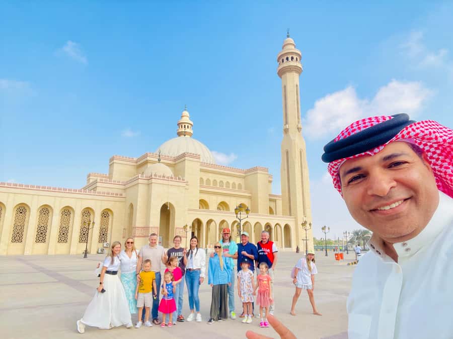 From Manama: Bahrain Guided Trip - Inside Al Fateh Grand Mosque