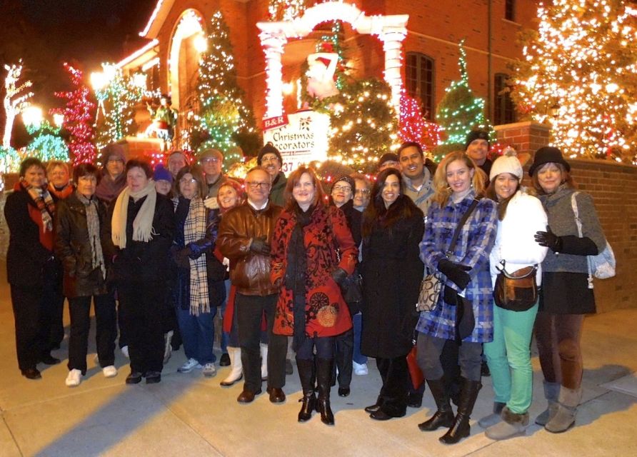 From Manhattan: 4-Hour Christmas Lights Luxury Bus Tour - Why Dyker Heights is worth the trip from Manhattan