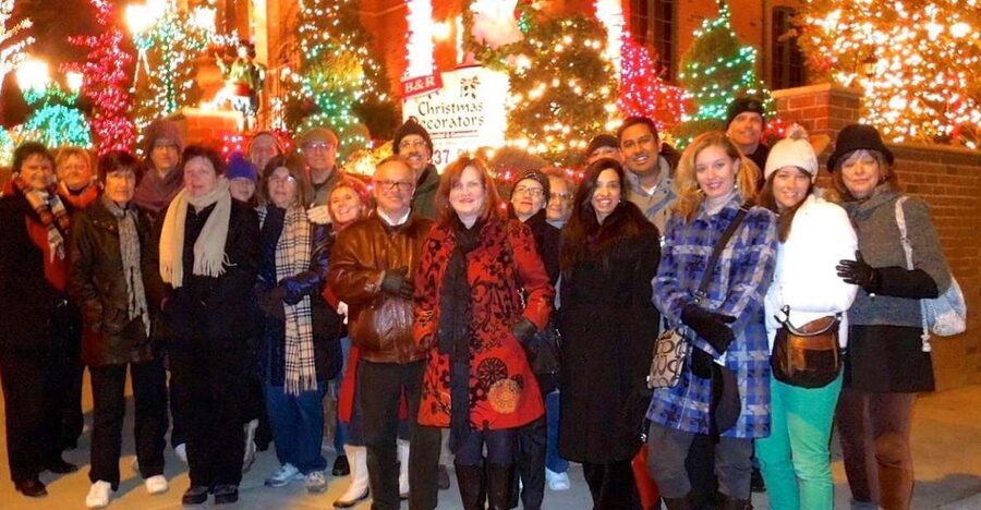 From Manhattan: 4-Hour Christmas Lights Luxury Bus Tour - Manhattan sights on the way south