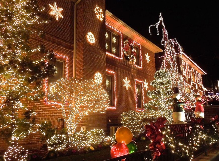 From Manhattan: 4-Hour Christmas Lights Luxury Bus Tour - Starting at Greeley Square Park