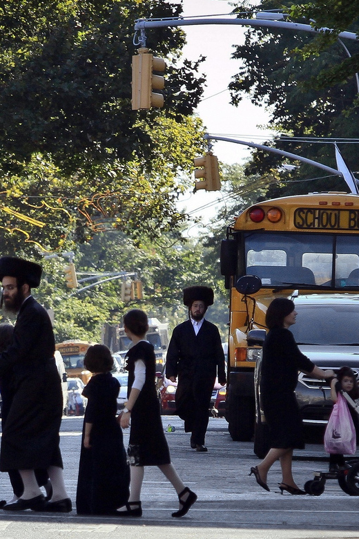 From Manhattan: 5-Hour Bronx, Queens, and Brooklyn Bus Tour - Timing, comfort, and what to bring