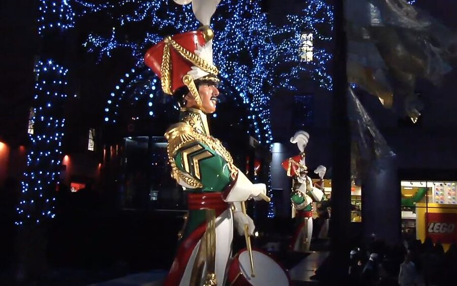 From Manhattan: Dyker Heights Lights & Skyline Tour - Bay Ridge: the first glow of the evening