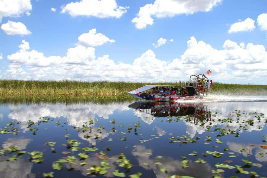 From Miami: Everglades, Wildlife Show, & Hop-on Hop-off Tour - The alligator show and Seminole traditions