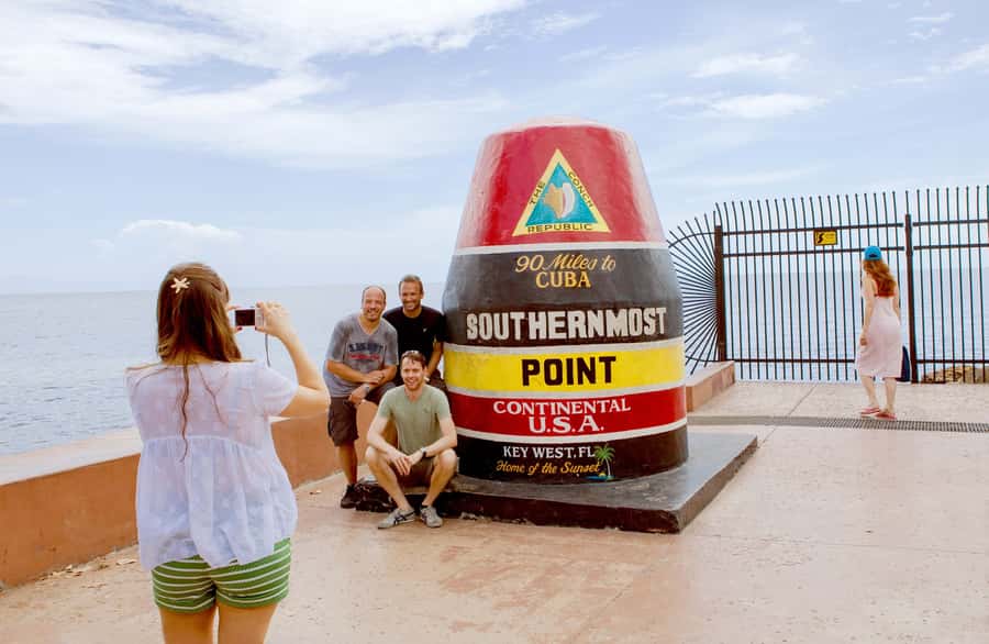 From Miami: Key West Day Tour by Motor Coach Bus - Mallory Square, cafés, shops, and street performers