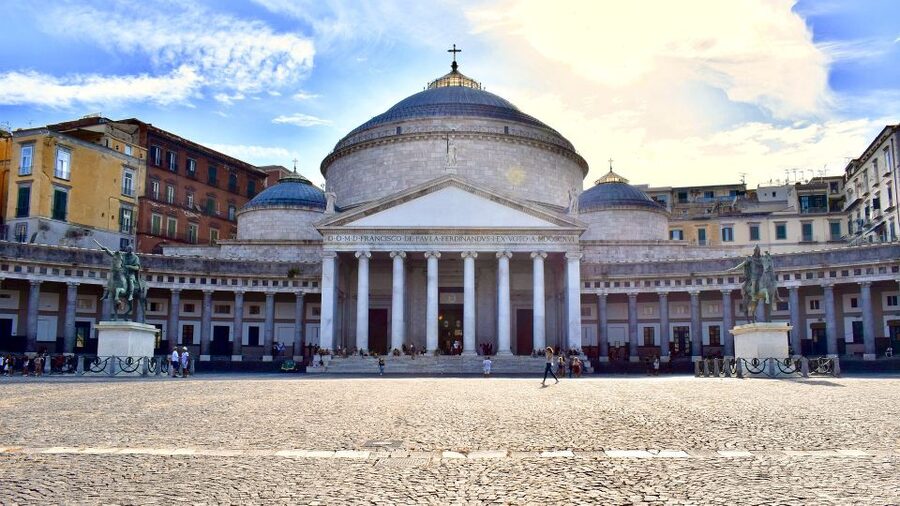 From Naples: Half-Day City Walking & Bus Tour Gulf of Naples - Plebiscito Square and the grand city